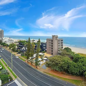 Amira Hotel Main Beach